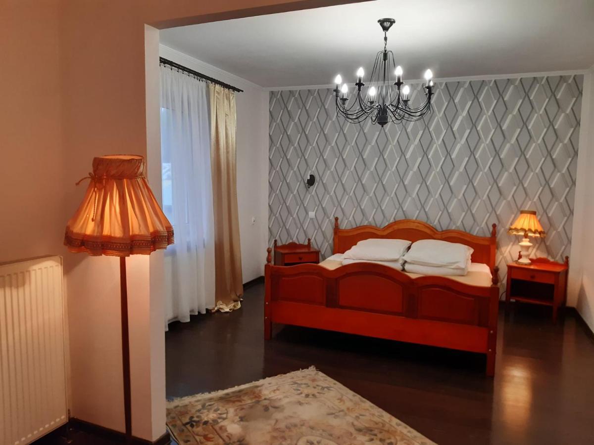 Fantazja - Restauracja I Noclegi Radom Bagian luar foto