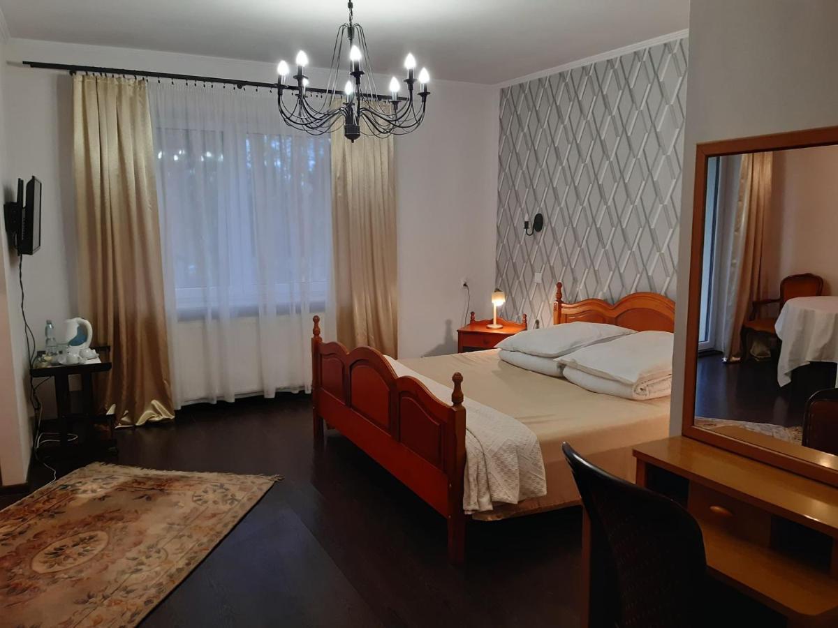 Fantazja - Restauracja I Noclegi Radom Bagian luar foto