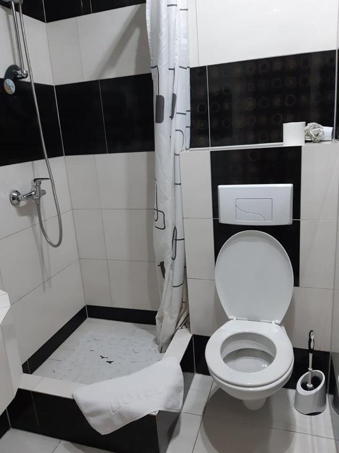 Fantazja - Restauracja I Noclegi Radom Bagian luar foto